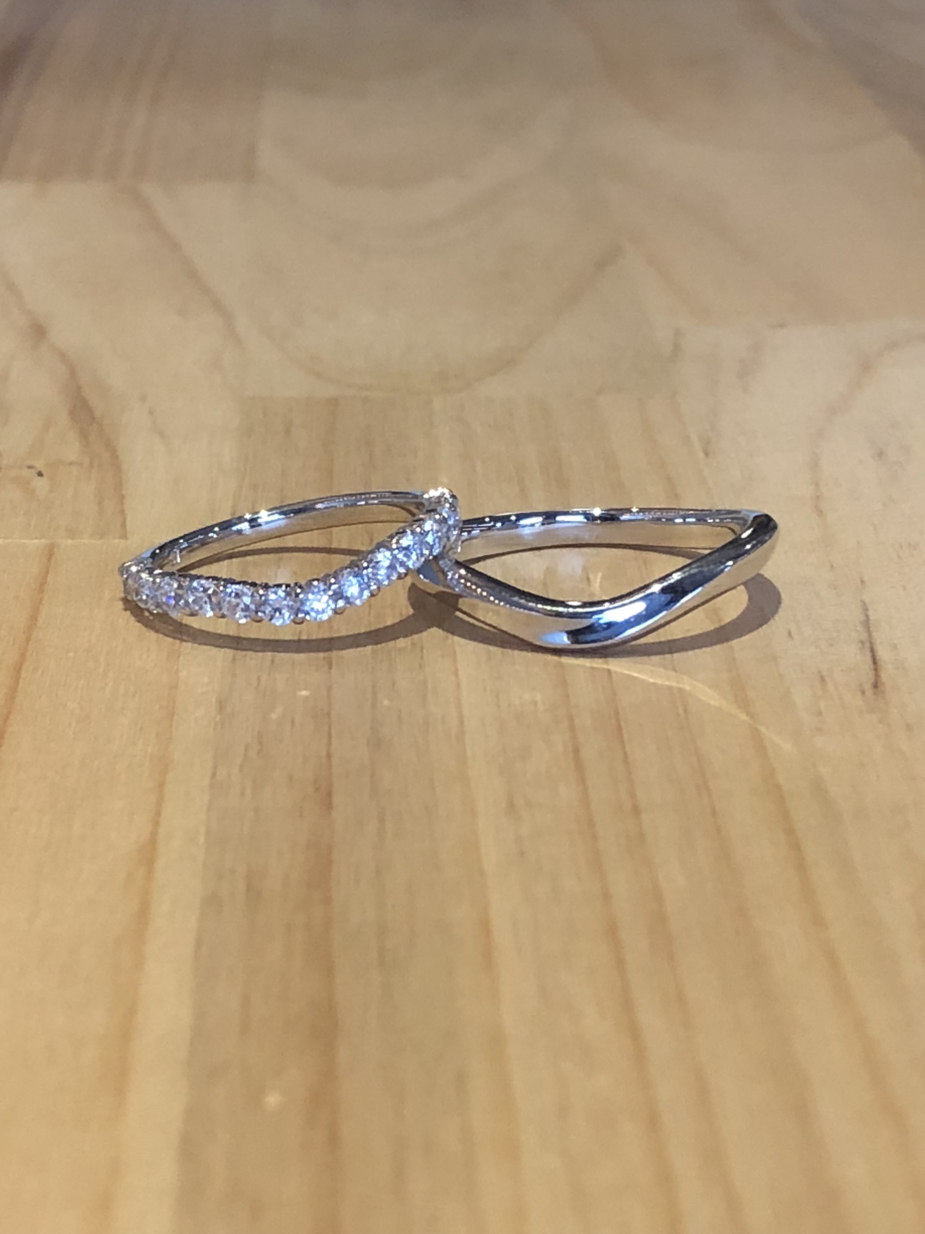 結婚指輪V型エタニティリング